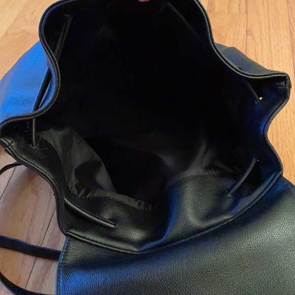 🎉1 day sale! 💖Victoria’s Secret Drawstring Backpack !NWOT! - Picture 6 of 7